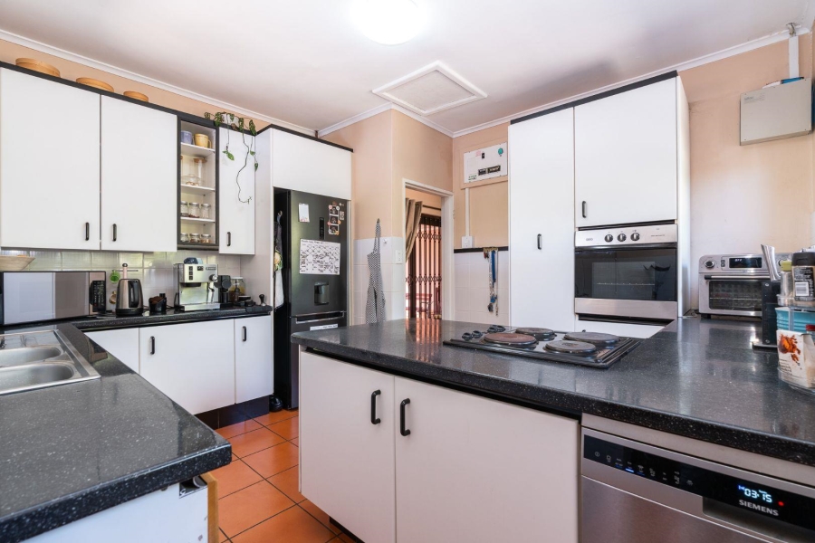 4 Bedroom Property for Sale in Milnerton Western Cape